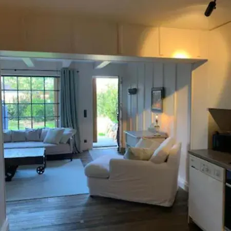 Loft-2-gemuetliches-kaminloft-mit-kleinem-garten Apartamento